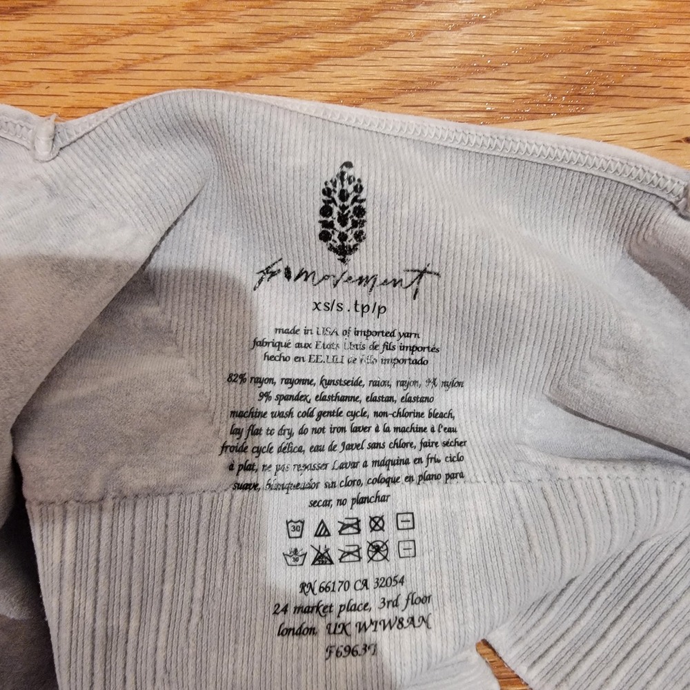 Free People Movement Good Karma Square Neck Bra Sz XS/S Ice Gray Irregulars - Picture 2 of 3